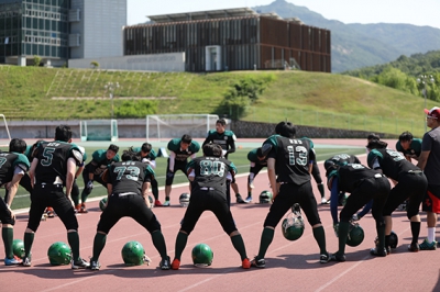 “서울대, 원기” 외치며 그라운드 달군 미식축구부…다음엔 우승이다