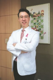 핑크넥타이, 핑크리본…유방암 잡는 ‘찌찌박사’