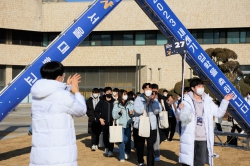 4년 만에 문 활짝 연 새내기 대학…“열심히 배우고 익히겠습니다”