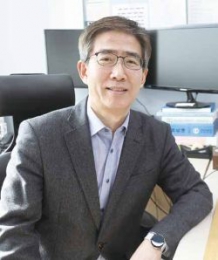 “원시적 역동성과 과학성 그리고 팀워크, 미식축구만의 매력이죠”