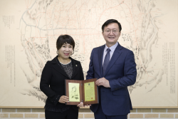 김해련 태경그룹 회장, 총 67억 원 기부