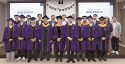 이영석 회장 등 임원단 졸업생 격려