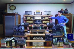 공간 꽉 채운 오디오 장비…“LP 바늘의 노이즈까지 사랑합니다”