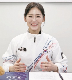 동계올림픽 단장 여성·선수 출신으로는 처음…‘선수 중심’의 리더십