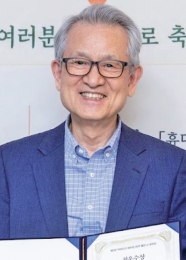 “80대에도 시를 계속 쓰는 이유? 사명이니까요”