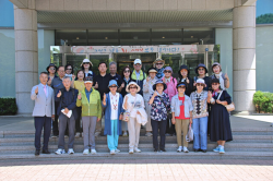 사대 청량회·여동문회 합동 행사, 전시관 투어부터 맨발걷기까지