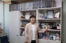 “1400여 동문 이제 앱에서 자주 만나요”